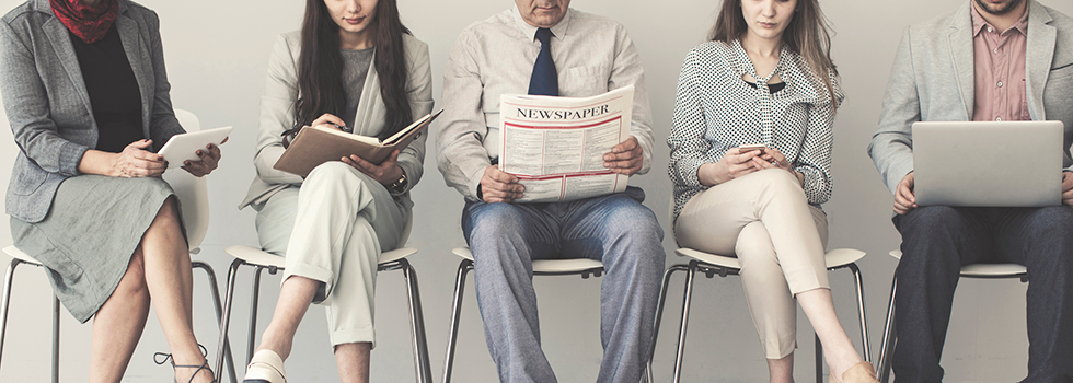 People reading news