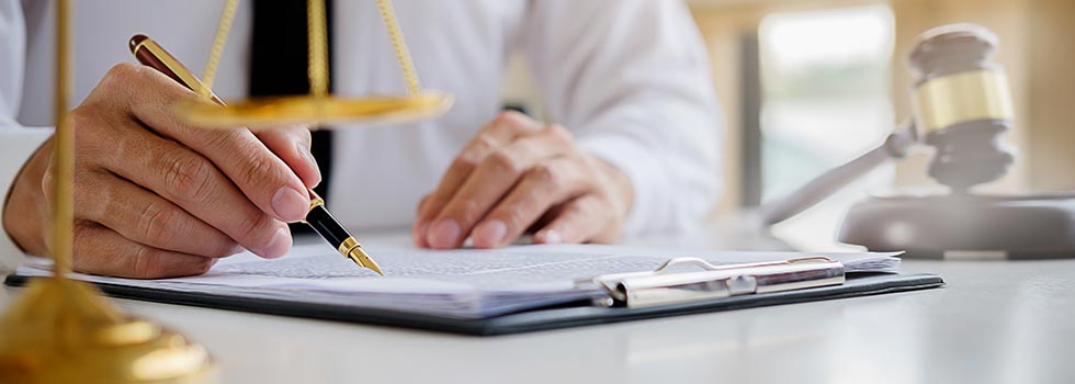 Canadians shouldn't have to stand alone in court Canadians shouldn't have to stand alone in court